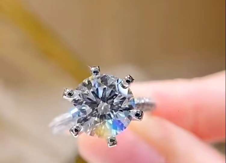 Wholesale Price Vintage 925 Sterling Silver Six Claws Classic Round Brilliant Cut 7mm Moissanite Diamond Wedding Rings for Women