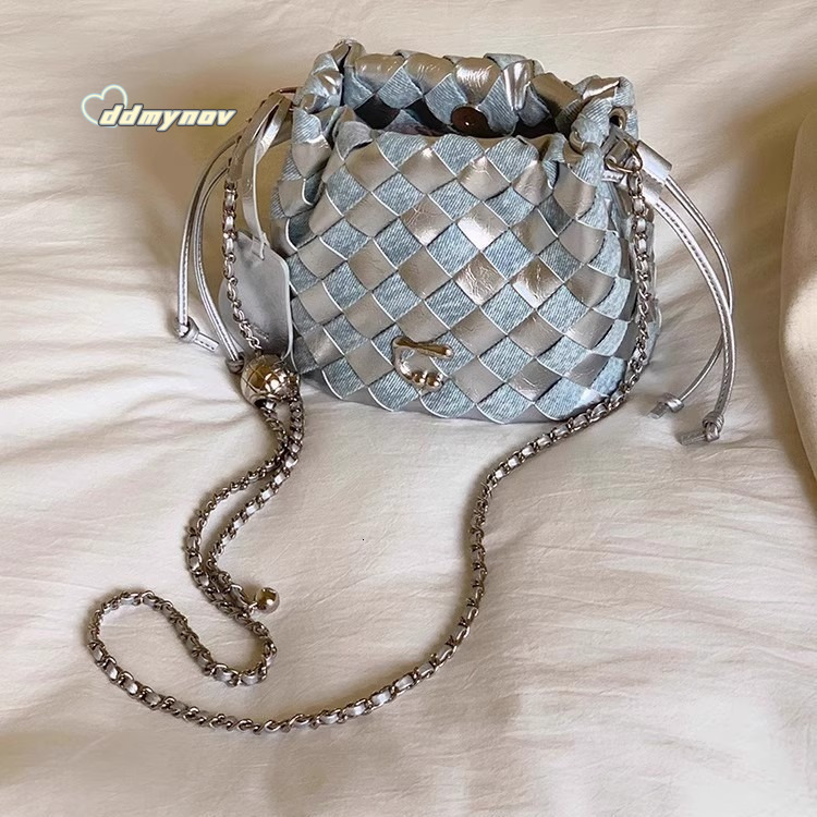 2024 New Niche Design Bucket for Women Summer Novel Woven Chain Shoulder Crossbody Small Bag Trendy ddmynov