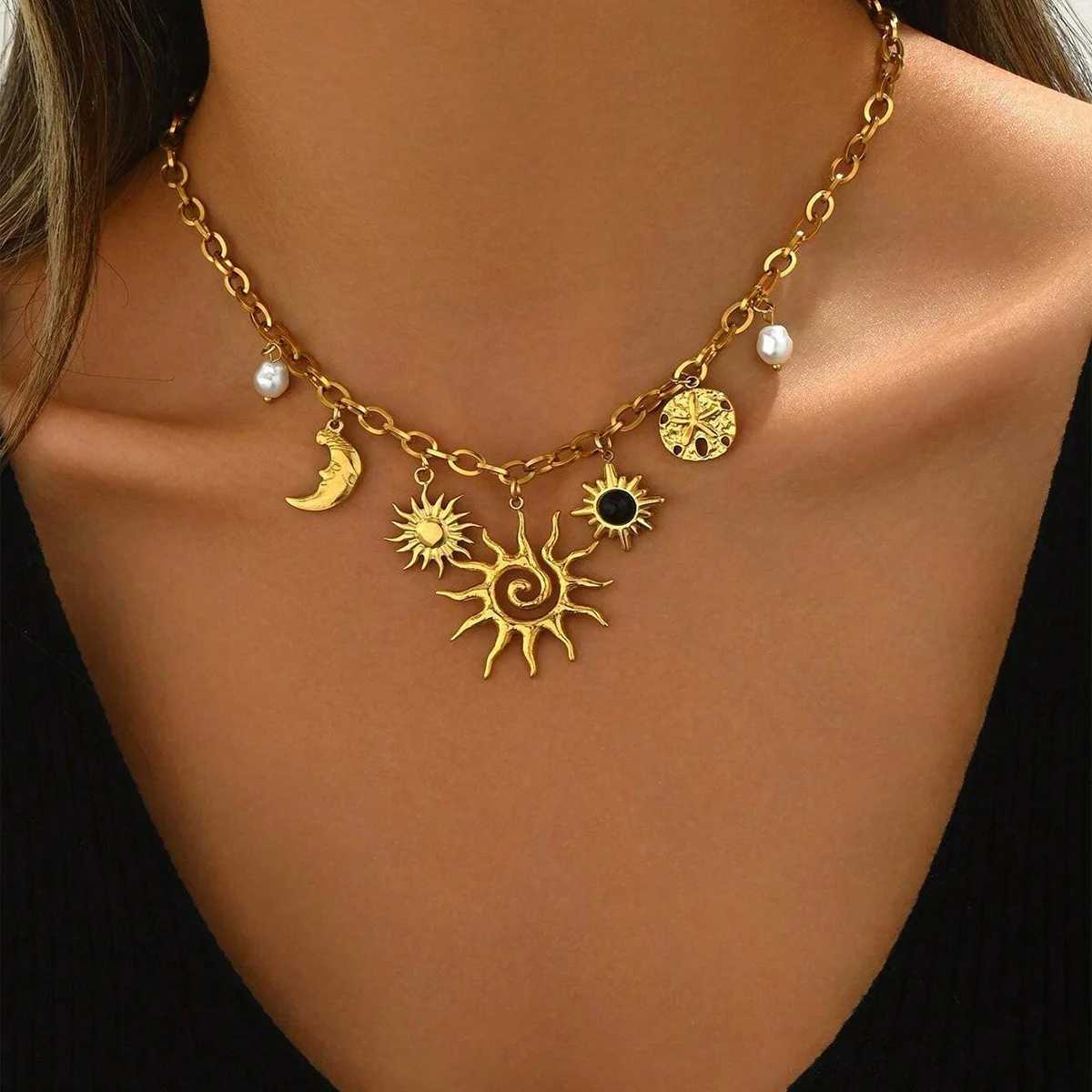 Glamorous Gold Color Chunky Chain Necklace With Playful Heart Sun Moon Imitation Pearl Charms Womens Garden Parties Jewelry Z250614