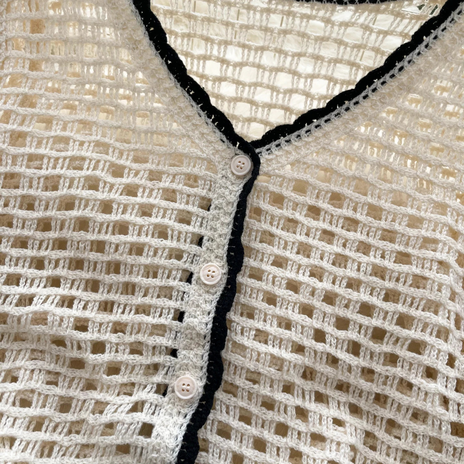 Floral Crochet Top Long Sleeve Sheer Open Knit Button Up Crop Blouse Women Teen Girl Spring Summer Fairycore Boho Vacation Outfit 250614