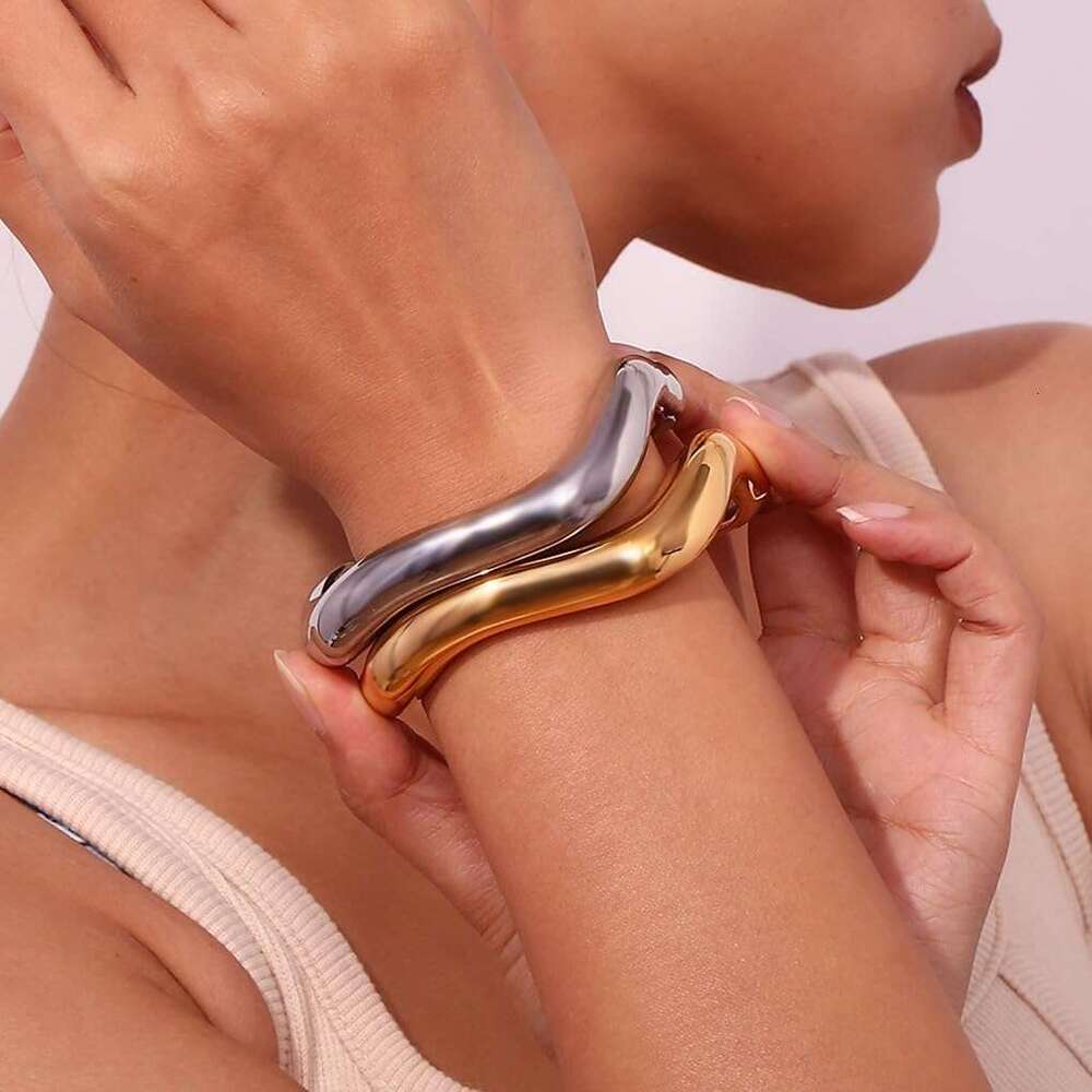 Chunky Gold Bangle Bracelets for Women,Trendy Thick Mixed Metal Bracelet Set Stack Wave Statement Bracelets,Charm Everyday Jewelry Accessories Gift