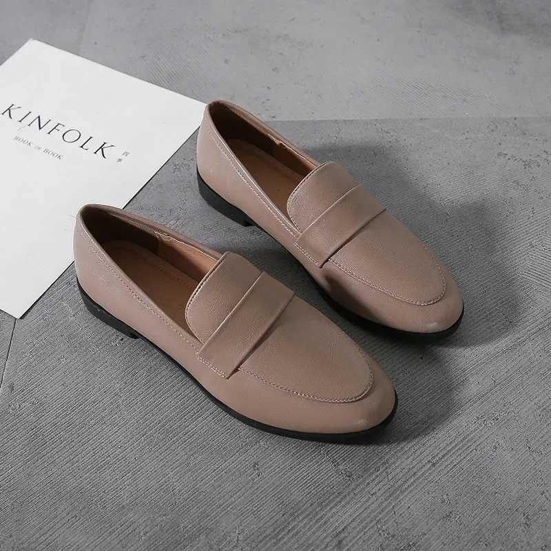 Spring Autumn Ladies New Small Leather Shoes Vintage Versatile Loafers British Style Fi Anti Slip Shoes Casual Womens Flat XJ250614