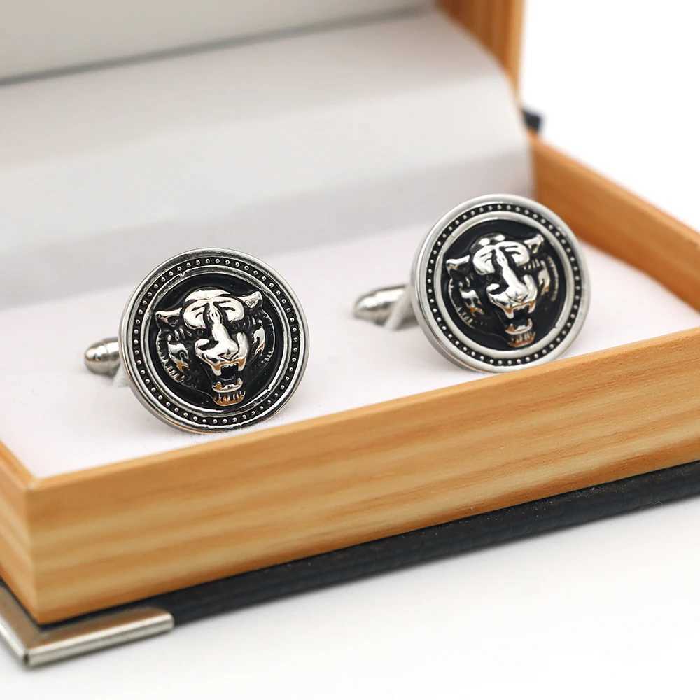 Mens Tiger Cufflinks Vintage Black Color Classic Animal Design Quality Copper Cufflinks Wholesale Retail XJ250614