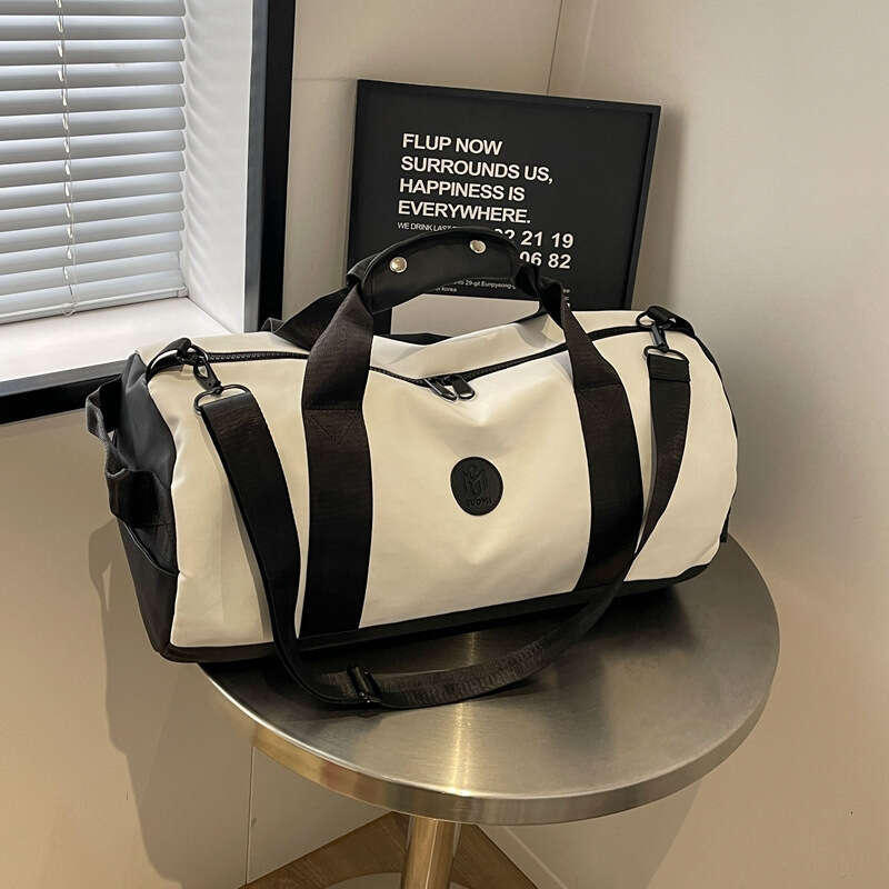 Free shipping fashion designer bag Luxury New Large Capacity Gym Simple Short Trip Unisex Handbag Multifunctional Sports Yoga Duffel Bag Handbags