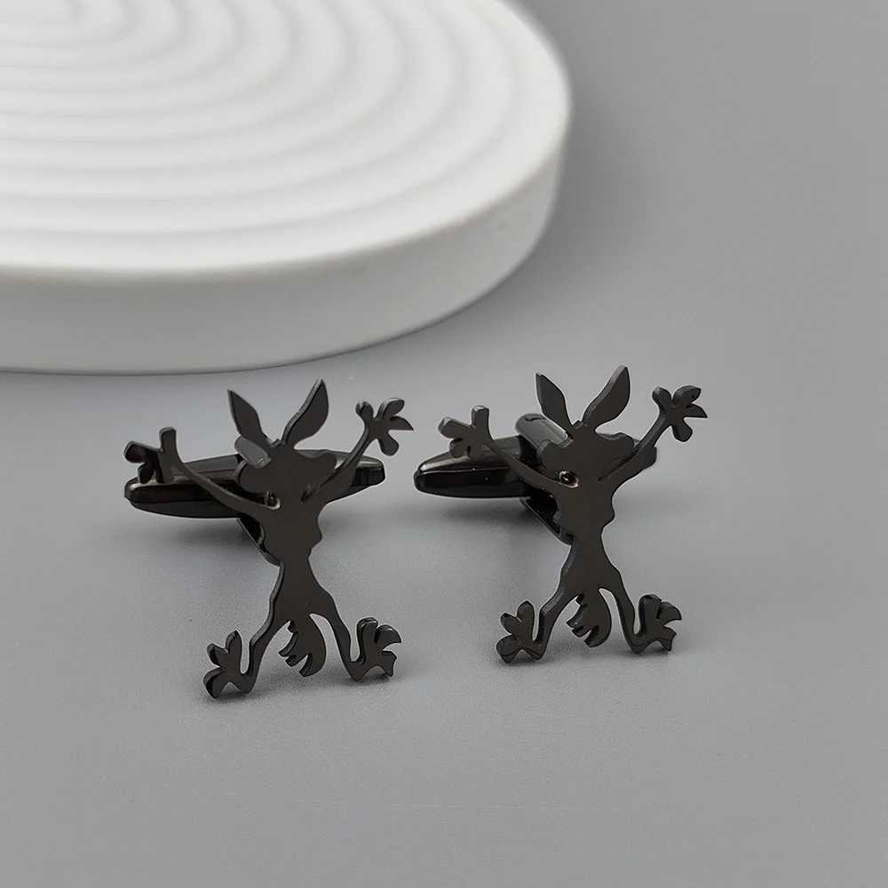 Funny bunny cartoon character cufflinks in gold-plated black French shirt cuff accessories worn by high-end business men XJ250614