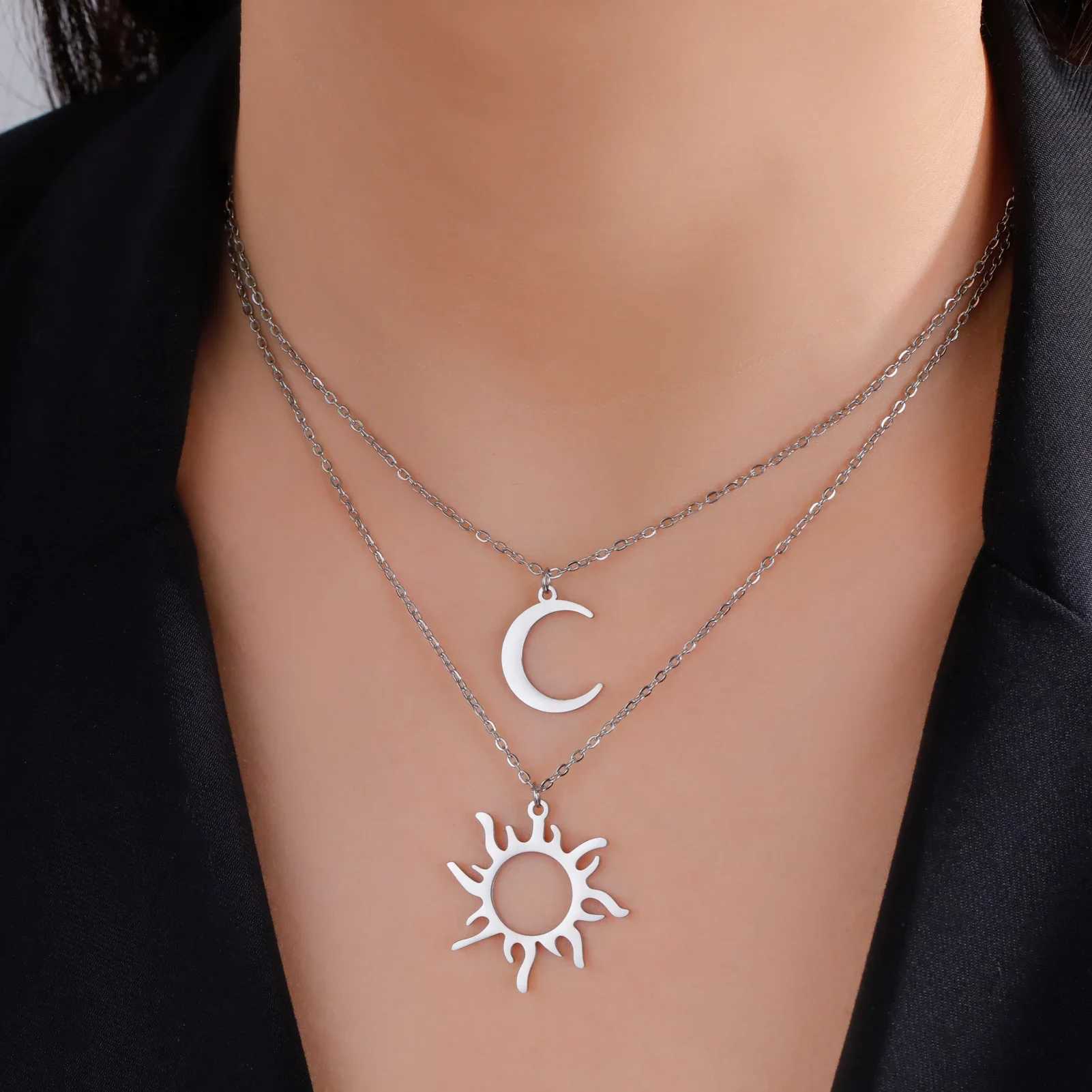 Skyrim Sun Totem and Moon Pendant Necklace Women Fashion Stainless Steel Clavicle Chain Jewelry Friends Gift New In Wholesale Z250614