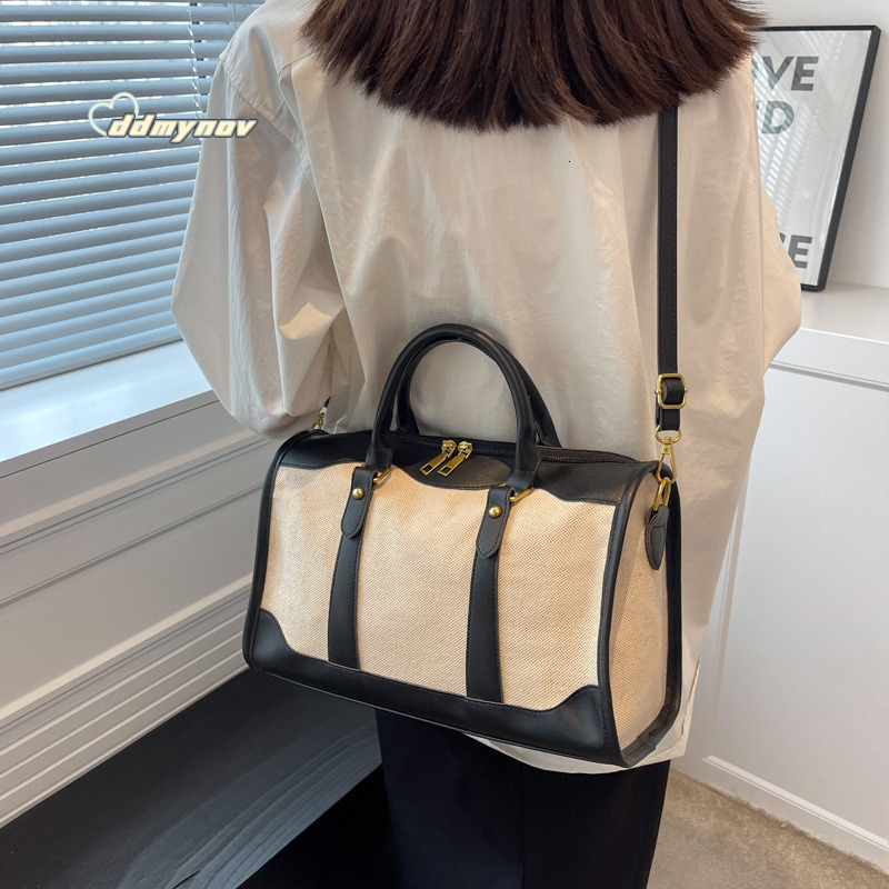 Short Trip Travel Large Capacity Trendy Shoulder 2024 New Fashionable Handheld Crossbody Bag for Commuting and Outings ddmynov