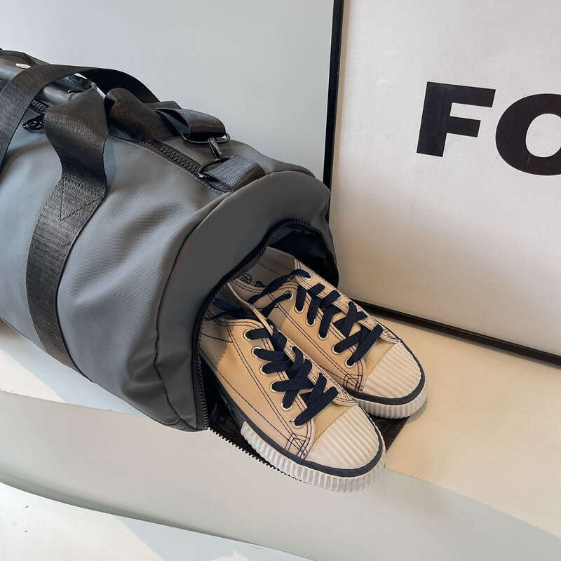 Free shipping fashion designer bag Luxury New Large Capacity Gym Simple Short Trip Unisex Handbag Multifunctional Sports Yoga Duffel Bag Handbags