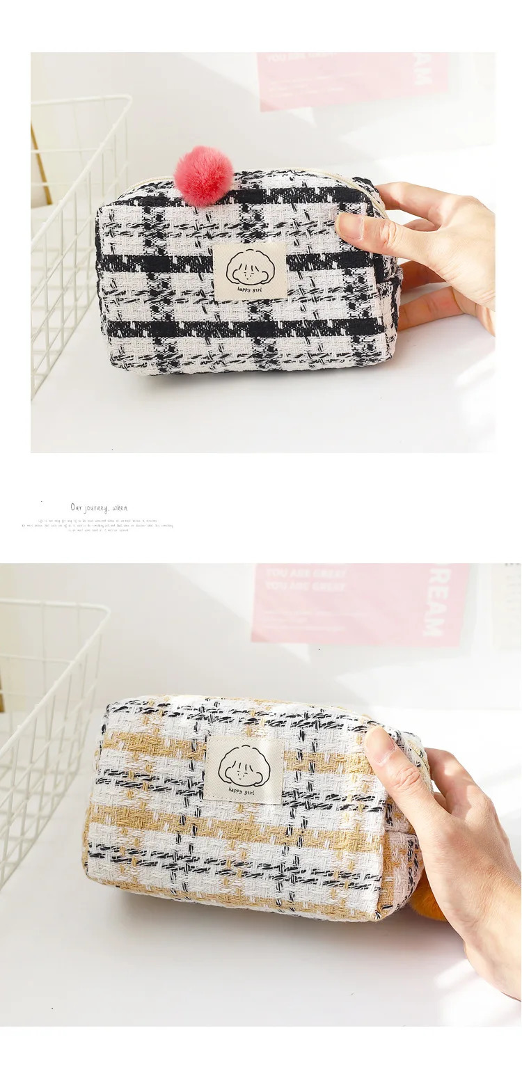 Handwoven largecapacity makeup bag cute fresh and fashionable toiletry storage item 250614