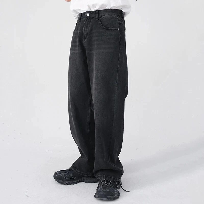Men Classic Straight Leg Casual Jeans Male Wide Leg Black Denim Pants Simple Vintage Outside High Street Denim Trousers 250529