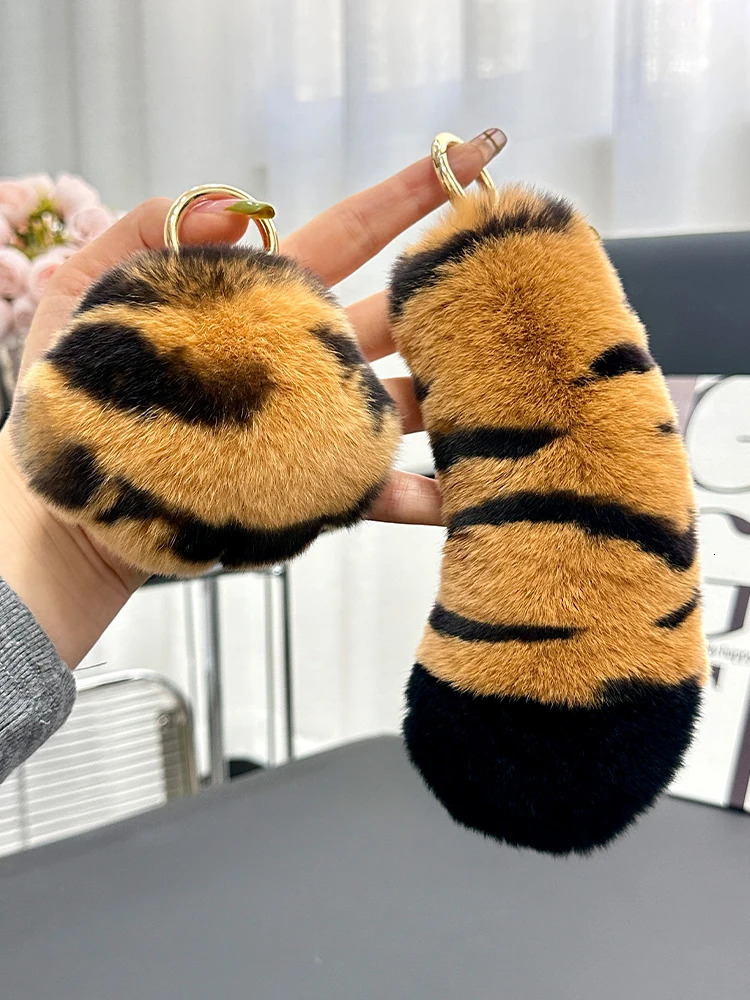 Natural Real Rex Rabbit Fur Tiger Tail Key Ring Keychain for Handbags Backpacks Bag Charm Ornaments for Bags 250610