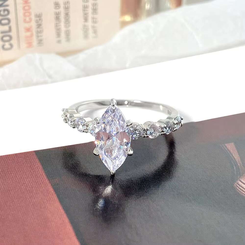 Factory Wholesale Price Vintage 925 Sterling Silver Fine Jewelry VVS D Marquise Cut Moissanite Diamond Wedding Rings for Women