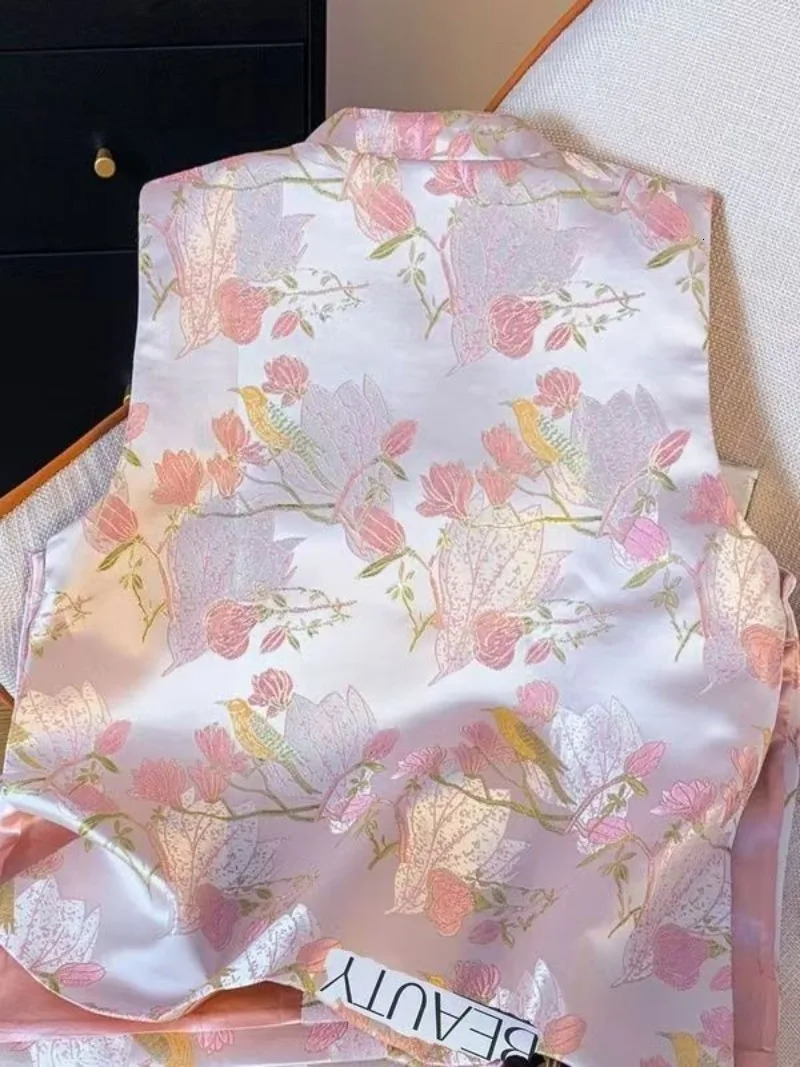 Spring Chinese Style Tassels Buckle Jacquard Sleeveless Vest Jackets Women TangSuit Cheongsam Vintage Coats Tops 250611