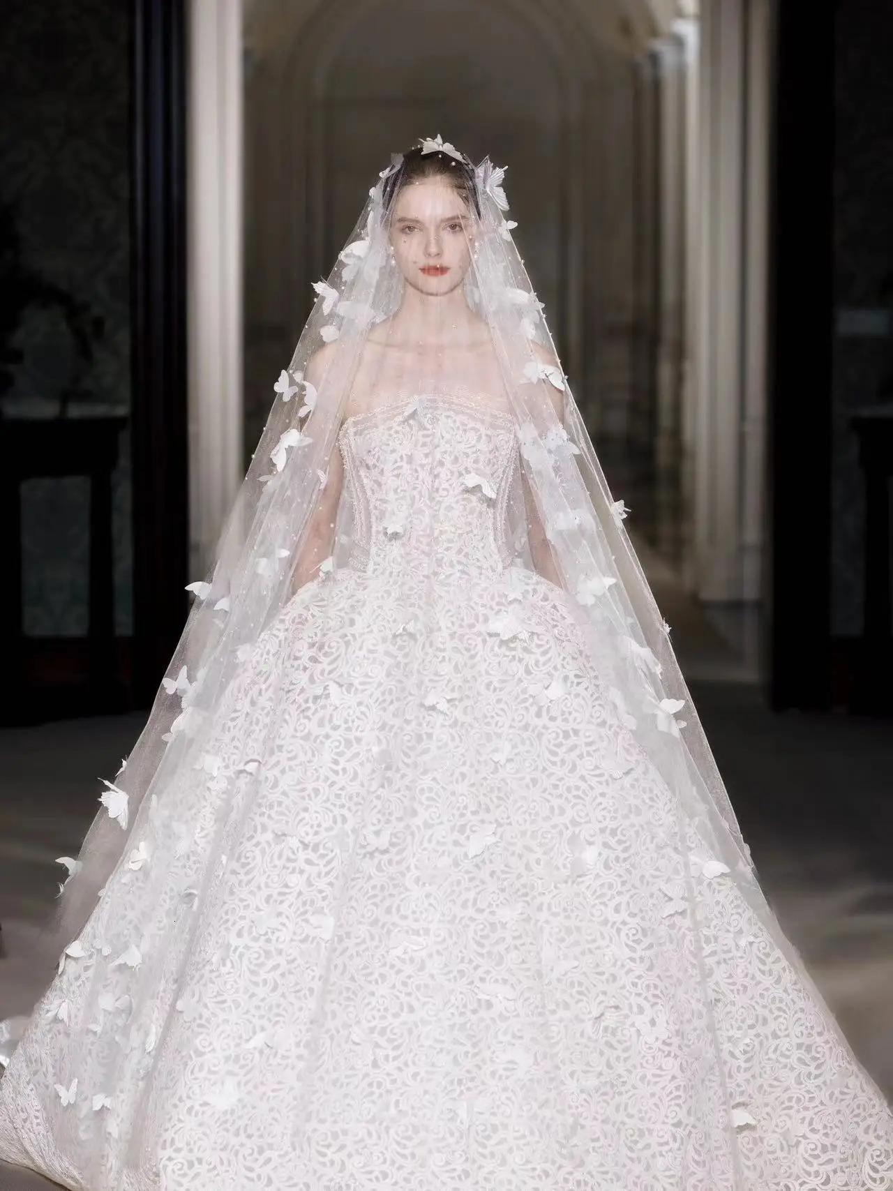 Romantic Butterfly Pearl Beaded Wedding Veil without Comb One Layer Long Cathedral Bridal Veil Marriage Accessories 250603