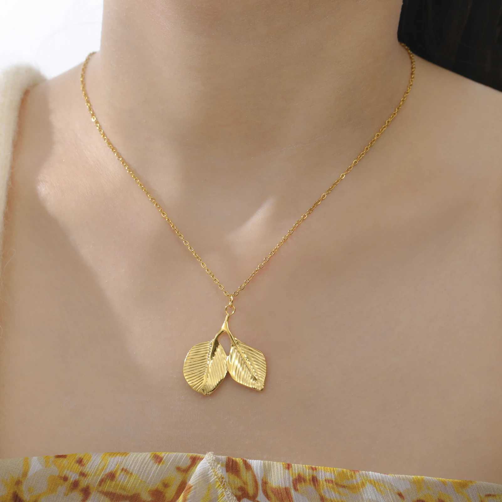 Lucktune Fashion Gold Color Double Pendant Necklace StainlESS Steel Plant ShAPe Necklace For Women TrenDY Jewelry Gift Sale Z250614