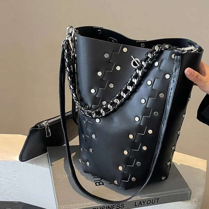 Rivets Designer Large Bucket For Women Purses And Handbags Hollow Out Chain Female Shoulder Messenger Bags Black