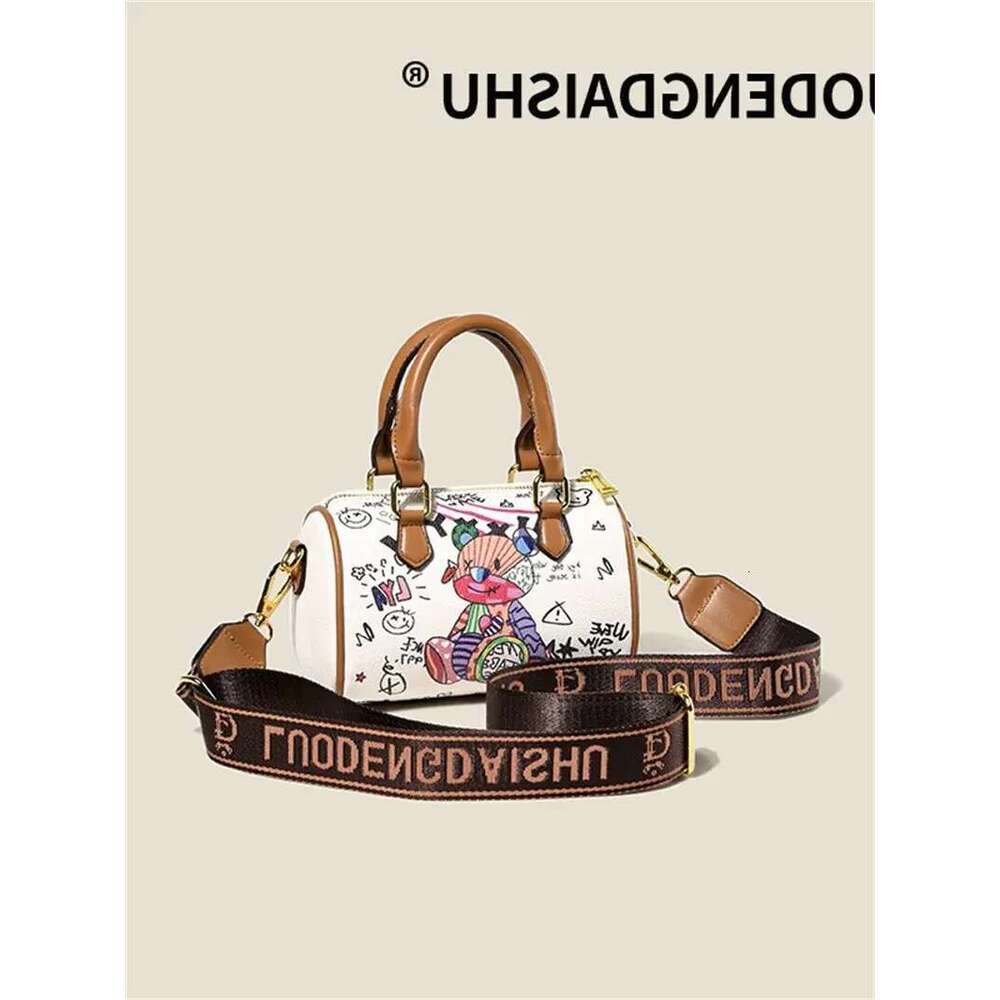 Designer Shoulder Free Shipping New Light High End Texture Printed Bag Graffiti Fashion Crossbody For Womens Free shipping