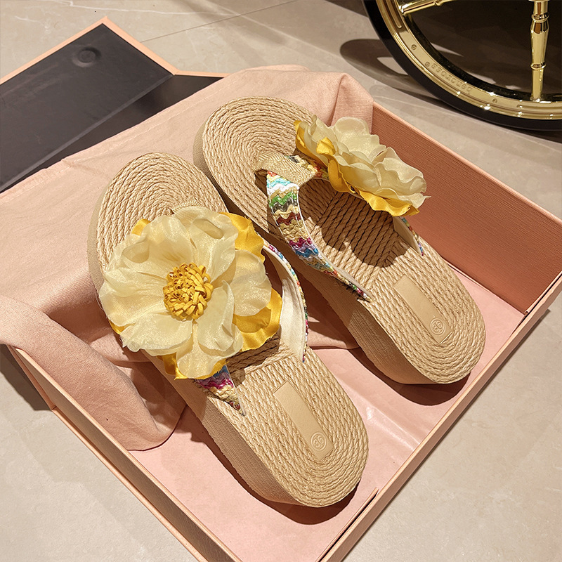 Ddmyoutdoor Niche New Fairy Style Wedge Flip Flops For Women Summer Fashion Straw Woven Flower Thick Sole Pastoral Vacation Beach Sandals Outdoor Shoe