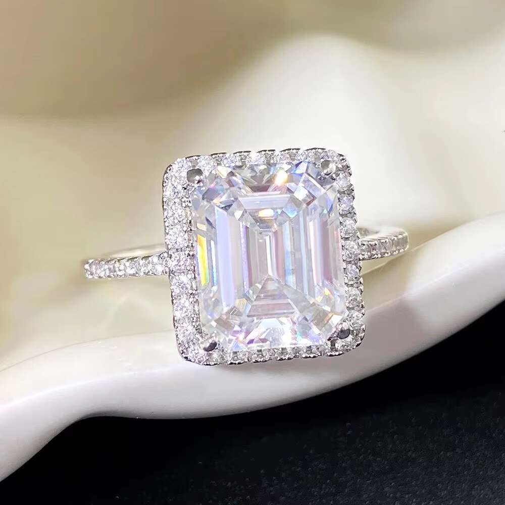 FOXI 4Carat VVS Emerald Cut Engagement Rings Halo Engagement Ring Promise Gifts for Her Emerald Cut Moissanite Wedding Ring