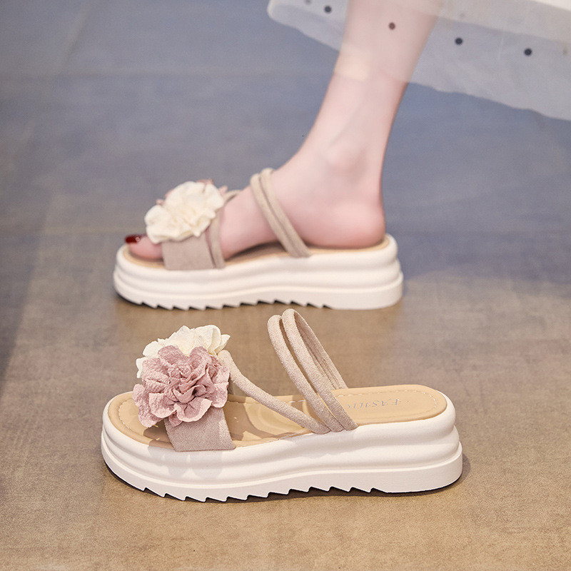 Ddmyoutdoor Summer New Fashion Fresh Floral Thick Soled Slip On Casual Sandals For Women Outdoor Shoes