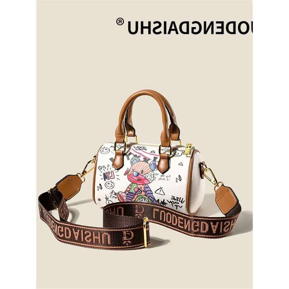 Designer Shoulder Free Shipping New Light High End Texture Printed Bag Graffiti Fashion Crossbody For Womens Free shipping