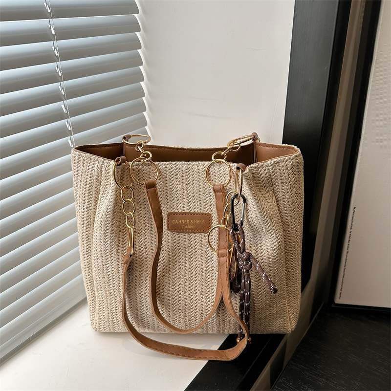 Large Capacity Tote Bag for Women 2025 Summer New Straw Woven Shoulder Bag Stylish and Elegant for Work Commute Handbag