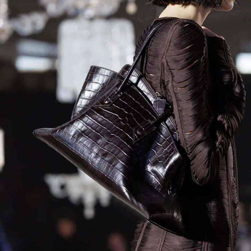 Retro Crocodile Pattern Large Capacity Tote Design Women's Pleated Pu Leather Shoulder Female Daily Commuter Bag 2025