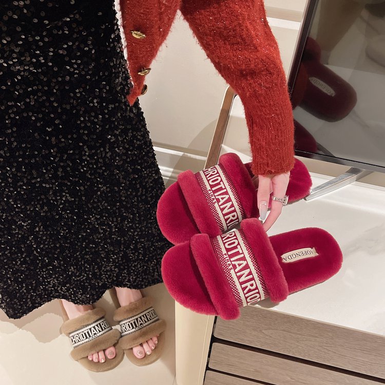 Elegant versatile plush women's slippers autumn winter new design fashionable flat bottom letter embroidery cotton slipper