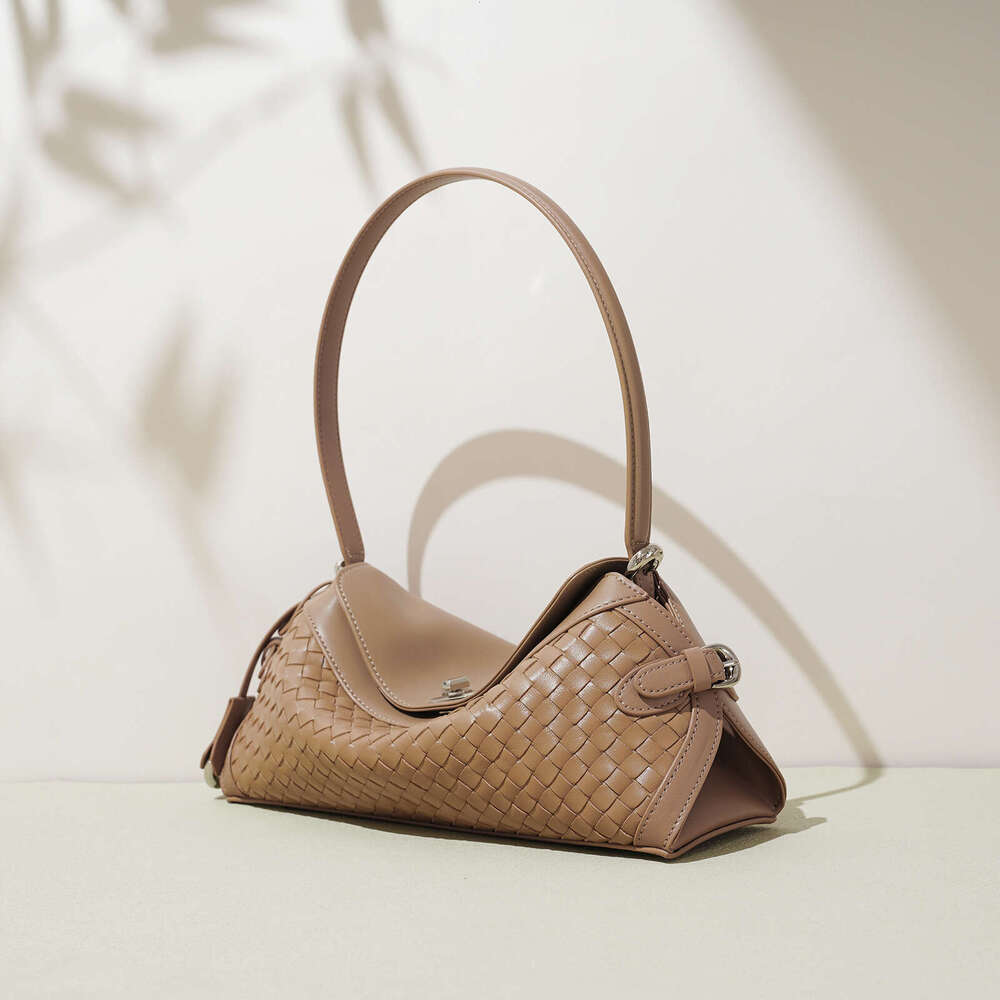 2025 New Minimalist Woven High-Quality Commuter Shoulder Lightweight Versatile Daily Crossbody Bag For Women