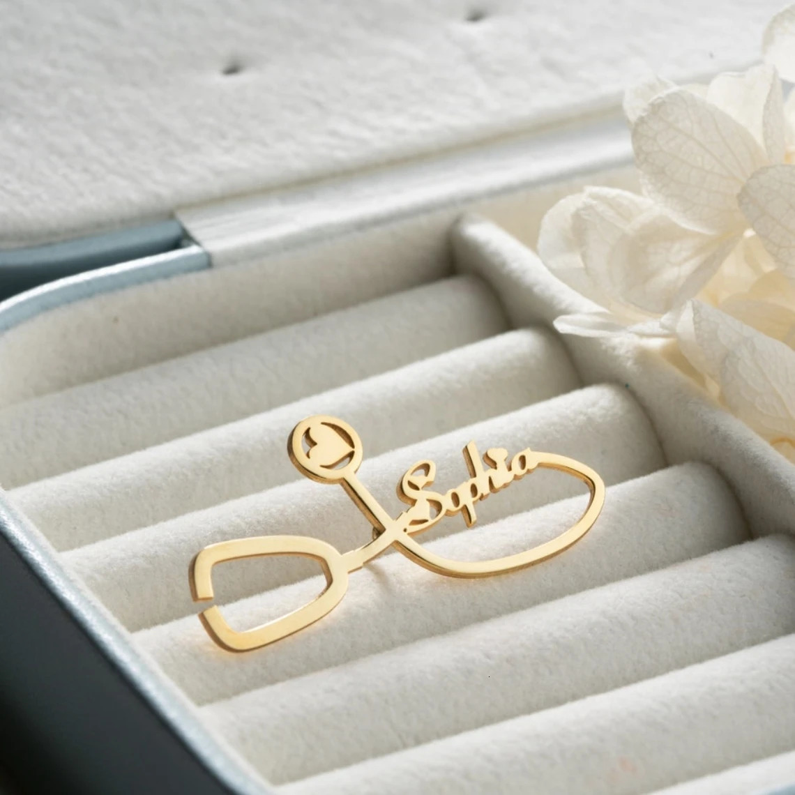 Custom Heart Stethoscope Name Brooches For Doctor Women Men Stainless Steel Personalized Professional Dr Pins Nurse Jewelry 250610