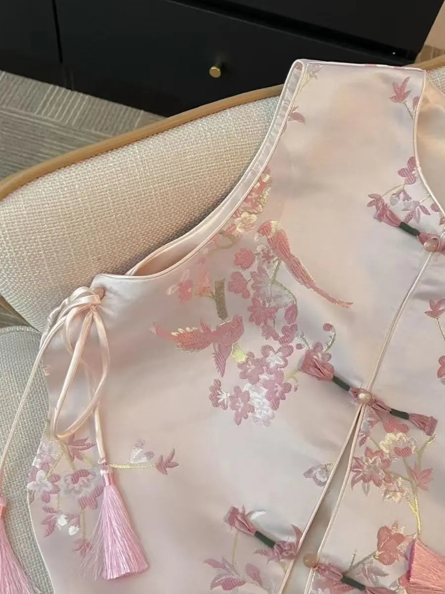 Chinese Style Ethnic Buckle Jacquard Sleeveless Vest Jackets Women TangSuit Cheongsam Spring Summer Vintage Coats 250611