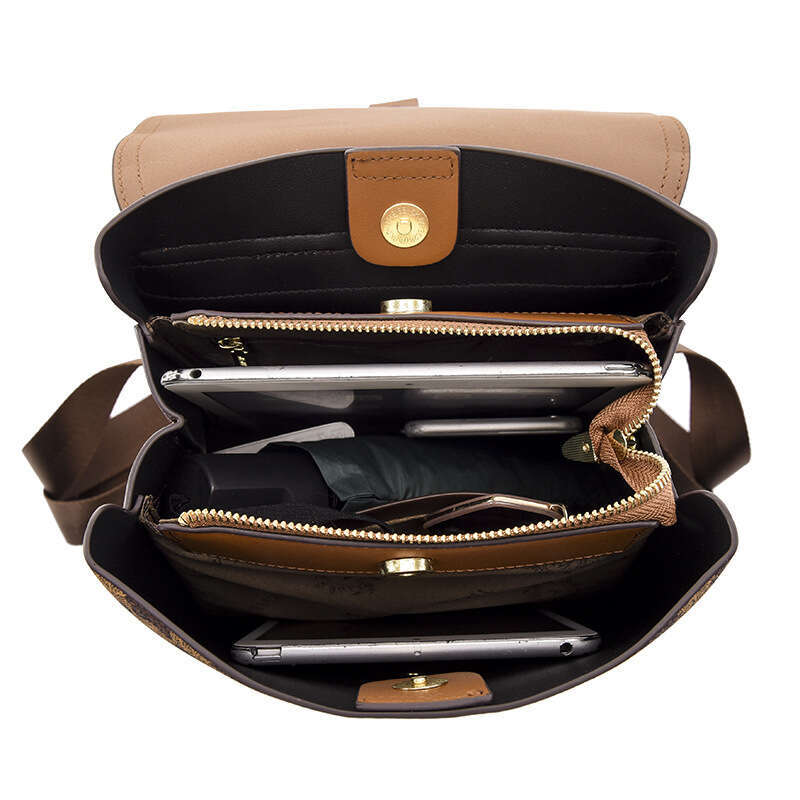 New Luxury Large Capacity Soft Leather Travel Backpack Simple Fashionable Lightweight Women's Bag