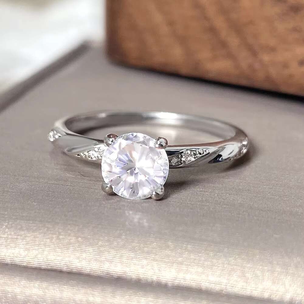 Waterproof Non Tarnish Classic Moissanite Ring S925 Inlaid High Quality 18K Gold Plated Fine Jewelry for Women