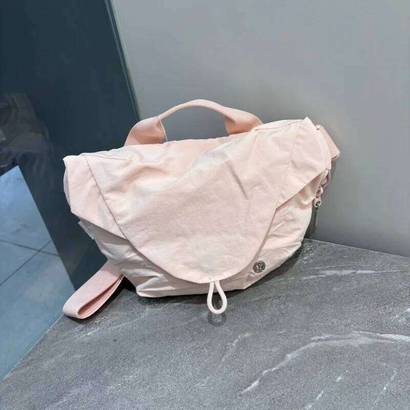 2025 new commuter magnetic leisure sports cross-body for men and women fiess pocket cycling bag tide