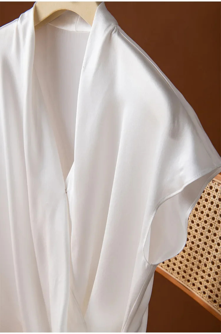 Mulberry Silk Summer Tops Loose Silk Short Sleeved T-shirts Womens V-neck Satin Women T Shirt Silk 250609