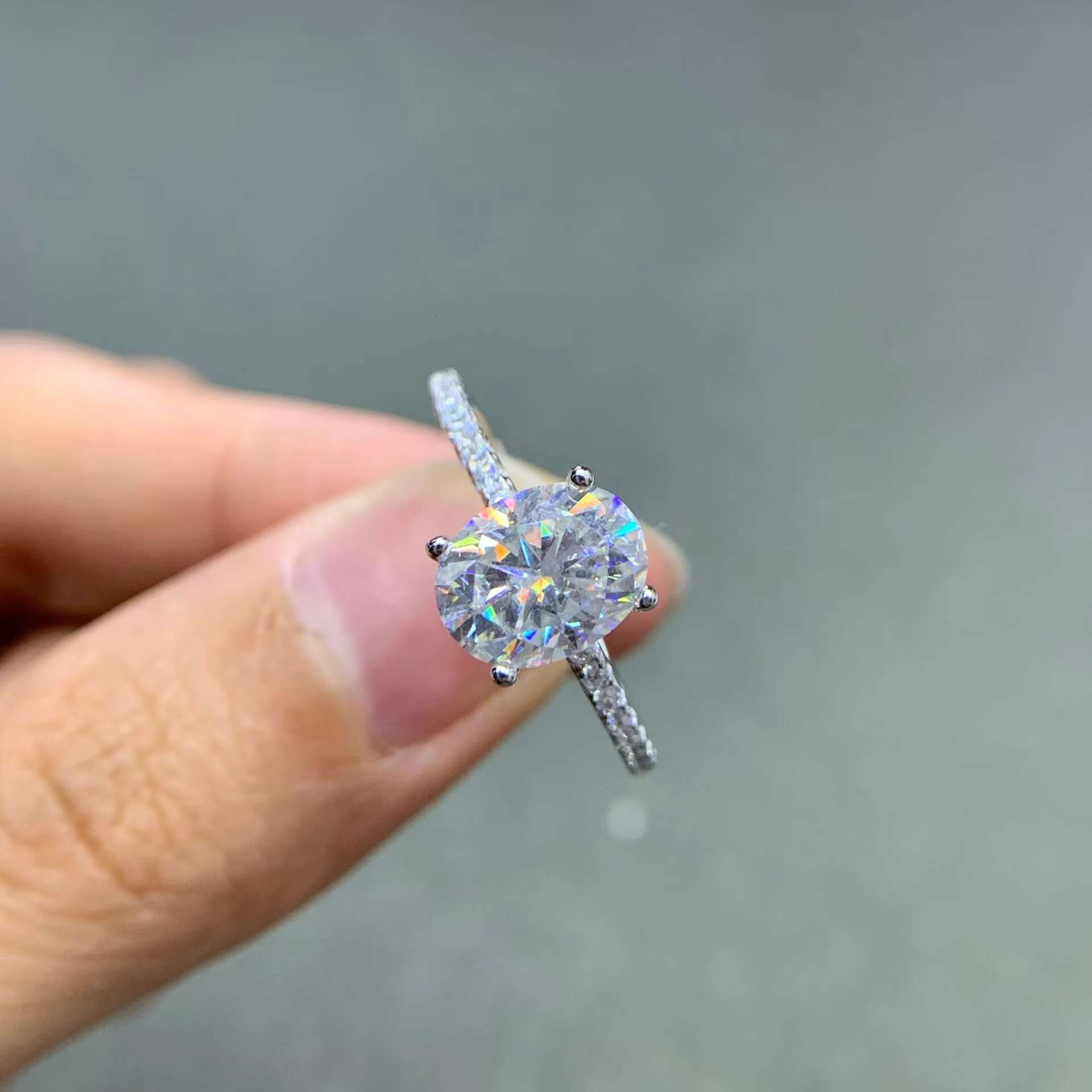 Optimal Price 18K White Yellow Rose Gold Gemstones Oval Moissanite Ring 24-hour Response Capability Wedding Suitable