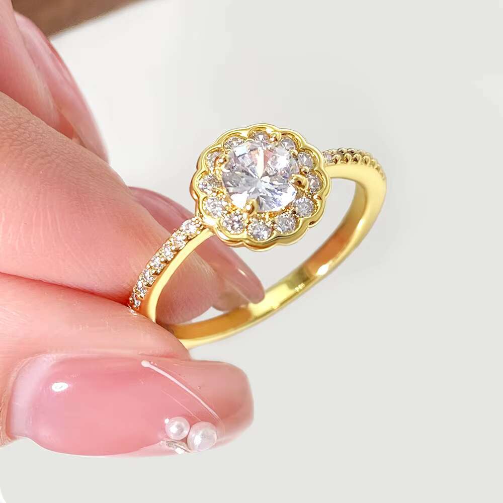 Fine Jewelry Inlaid High Quality Classic 925 Sterling Silver Moissianite Ring for Women