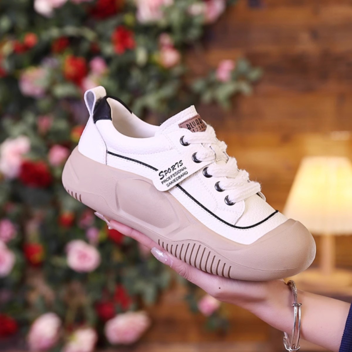 Ddmysports Lightweight Non Slip Versatile Sports Casual New Spring Thick Soft Sole Breathable Mom Flat Shoes For Women Outdoor Shoes