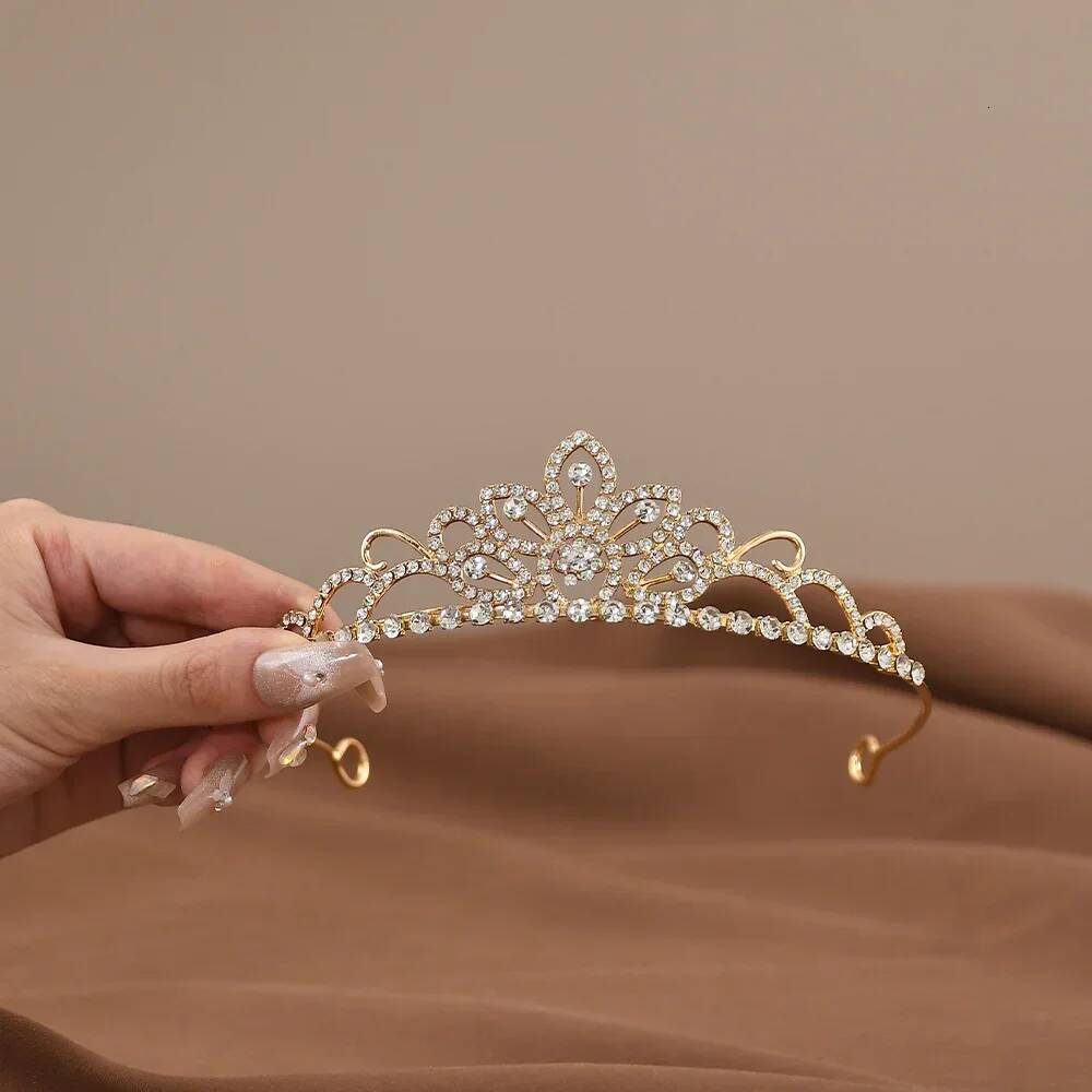 Mini Crowns Comb Crystal Bridal Tiaras For Girls Rhinestone Pearl Wedding Birthday Party Children's Hair Accessories