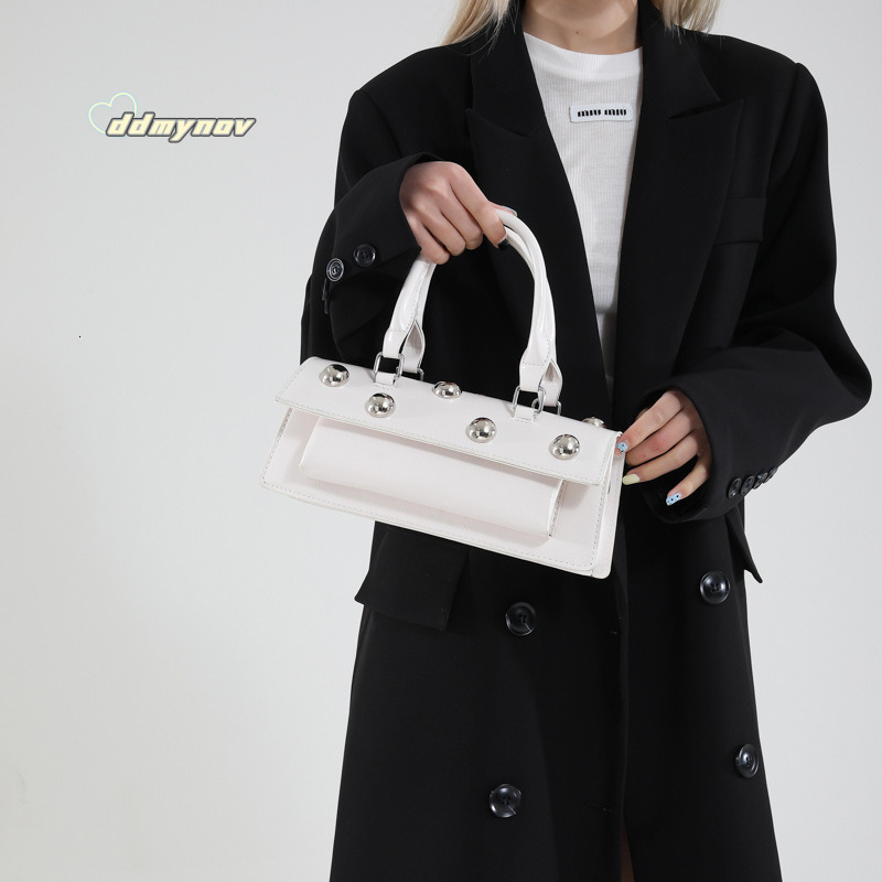 Trendy Underarm 2025 New Korean Style Fashion Rivet Personality Handbag Women's Shoulder Crossbody Tote Bag Trend ddmynov