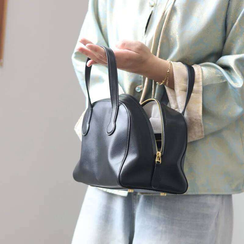 Women Real Leather Handbags Soft Black Versatile Bag Full Grain NAPPA Cowhide Simple Design High Grade Class