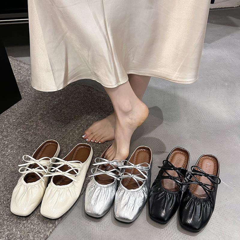 Ddmyoutdoor Breathable Lightweight Silver Closed Toe Flat Slippers For Women Summer Outdoor New Non Slip Soft Sole Versatile Sandals Outdoor Shoes