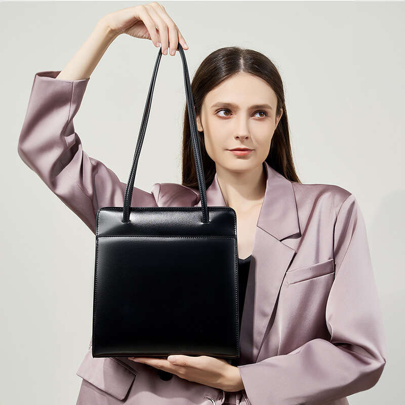 Designer Bag Special Offer Early Autumn New Tote High End Cowhide Bucket Bag Elegant Red Handbag For Women