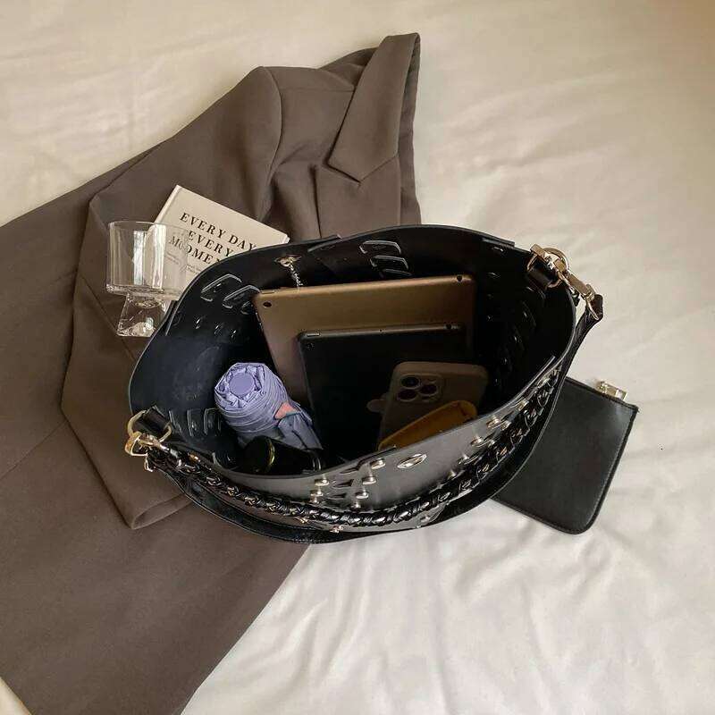 Rivets Designer Large Bucket For Women Purses And Handbags Hollow Out Chain Female Shoulder Messenger Bags Black