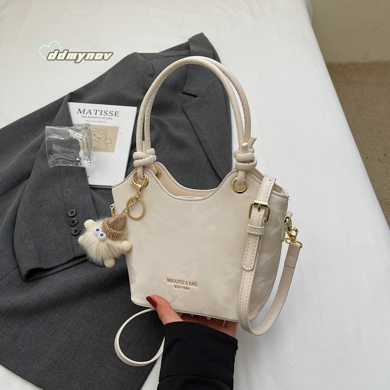2025 New Trendy Shoulder Niche Convenient Design Handbag Fashion Versatile Stylish Crossbody Women's Bag ddmynov