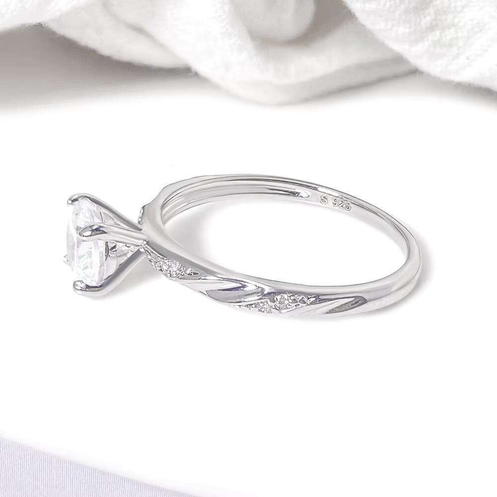 Waterproof Non Tarnish Classic Moissanite Ring S925 Inlaid High Quality 18K Gold Plated Fine Jewelry for Women