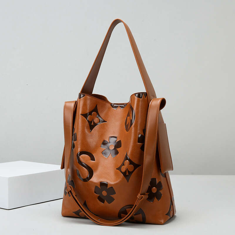 Bucket Women 2025 Spring Fashion Embossed Shoulder Bag Large Capacity High-End Handbag For Work Commute