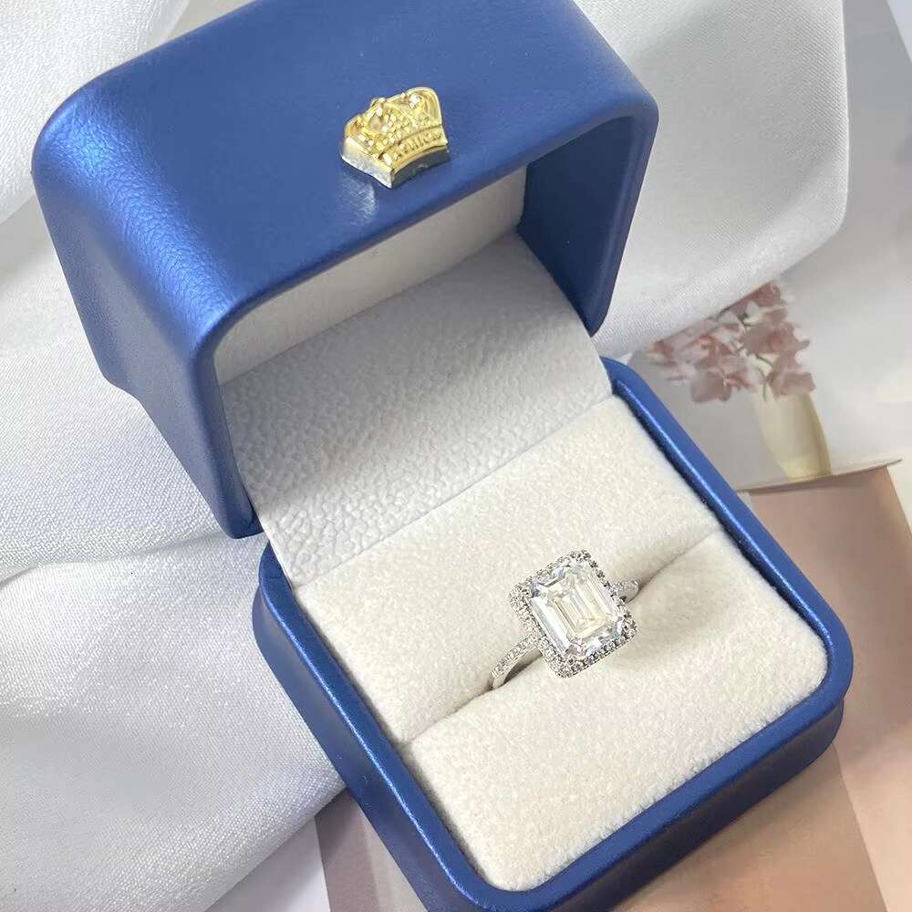 FOXI 4Carat VVS Emerald Cut Engagement Rings Halo Engagement Ring Promise Gifts for Her Emerald Cut Moissanite Wedding Ring