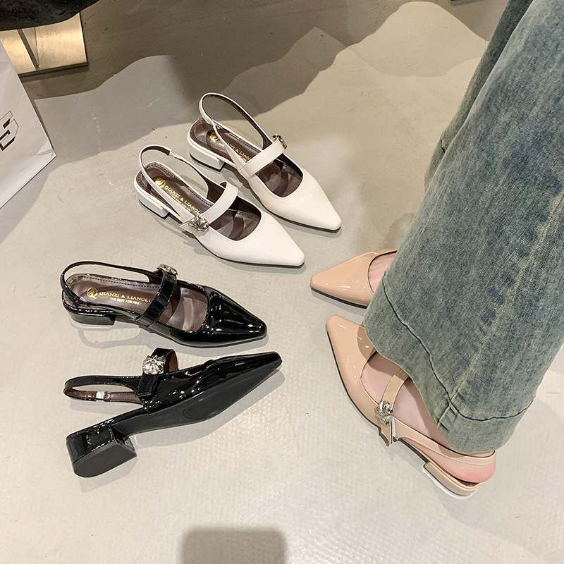 Ddmyoutdoor European Style Chunky Pointed Elegant Closed Toe Sandals For Women New Summer Trend Mid Heel Patent Leather Mary Jane Shoes Outdoor Shoes