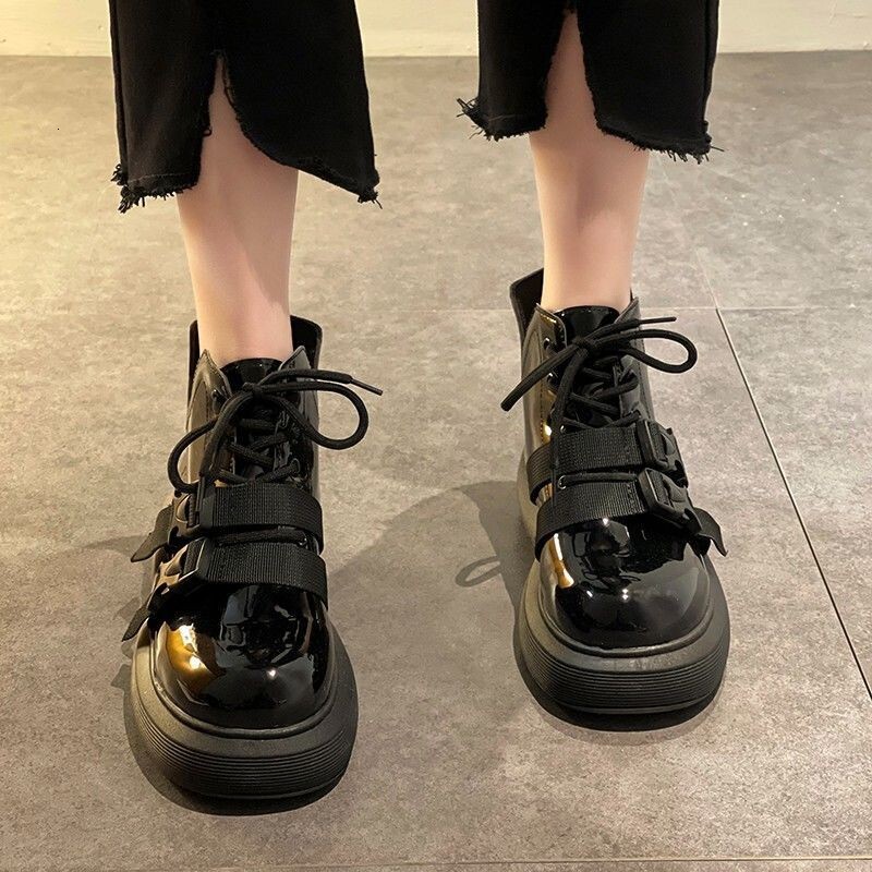 Ddmysports British Style Leather New Thick Sole Versatile Height Increasing Student Black Martin Boots Outdoor Shoes